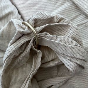 LOOP CARRIER - Natural & Grey